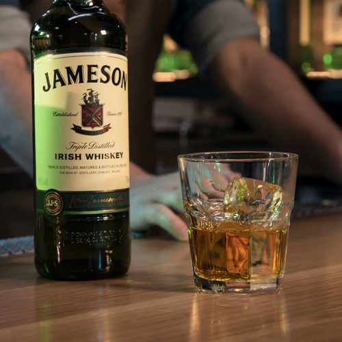 COMBO WHISKY JAMESON 1 LITRO + VASOS DESCARTABLES - PERNOD