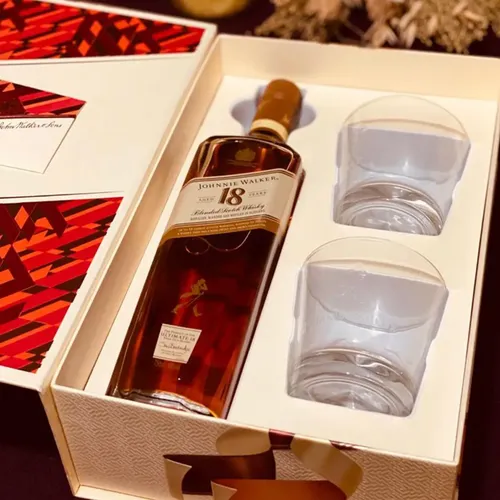 WHISKY JOHNNIE WALKER 18 AÑOS ESTUCHE 2 VASOS